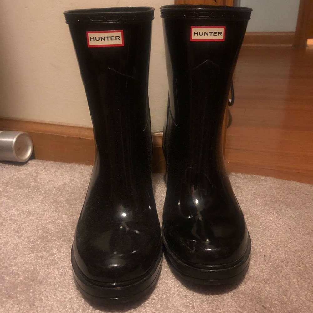 Hunter Boots mid wedge glossy black